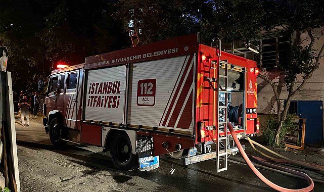 Gaziosmanpaşa'da gecekondu alev alev yandı