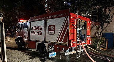 Gaziosmanpaşa'da gecekondu alev alev yandı