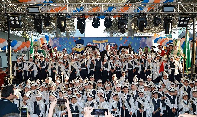 Gebze'deki sünnet şöleninde çocuklar doyasıya eğlendi