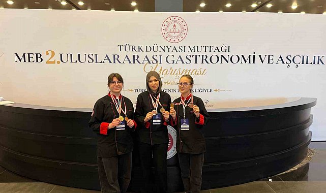 Gediz'in altın kızları 2 yıldır katıldığı her yarışmadan dereceyle döndüler