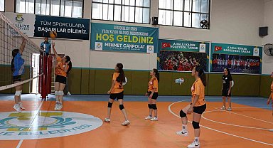 Genç sporcular Haliliye'de voleybol coşkusu yaşadı