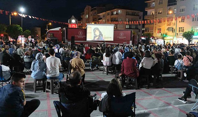 Gezen sinema tırı, Karamanlılarla buluştu