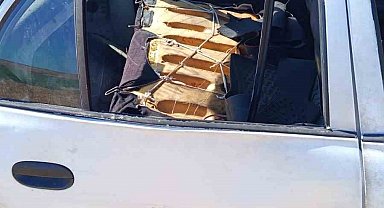 Gönen'de Trafik Kazası, araç yol kenarına savruldu, 5 kişi yaralandı