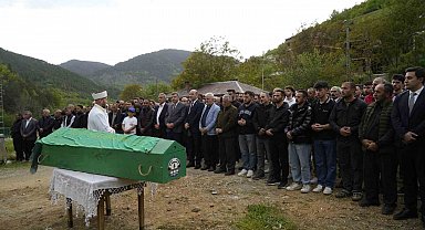 Gümüşhane'de öldürülen genç kadın son yolculuğuna uğurlandı