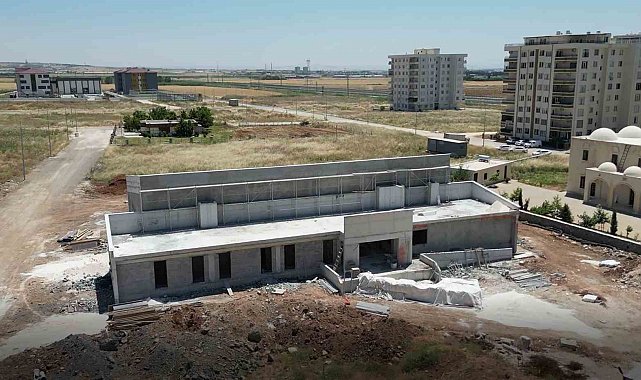Haliliye'de yarı olimpik yüzme havuzunda çalışmalar hızla sürüyor