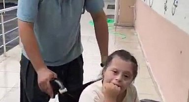 Her gün özel kızını okula getiren babaya duygulandıran sürpriz