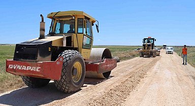 Hilvan kırsalında yollar yenileniyor