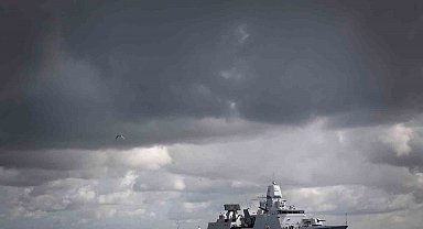 Hollanda, Hürmüz Boğazı'ndaki muhtemel mayın temizleme görevi için bölgeye bir fırkateyn gönderdi