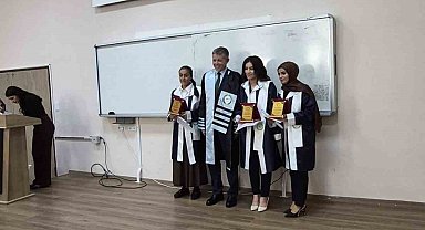 Iğdır Üniversitesi, Türk Dili ve Edebiyatı bölümü mezunlarını plaket ve belgelerle uğurladı