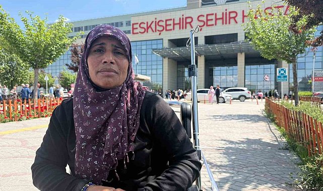 İki çocuk annesi, 2 erkek tarafından sopayla darbedildiğini iddia etti