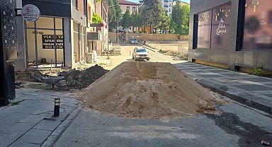İnşaat çalışmasında 2 sokak kapanınca esnaf çileden çıktı
