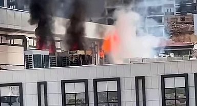 İnşaatı devam eden hükumet konağı çatısında korkutan yangın