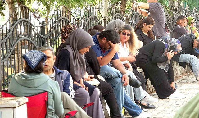 Isparta'da öğrenciler gelecekleri için yarıştı, aileler kapıda ter döktü