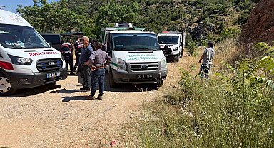 Isparta'da park halindeki araçta 2 gencin cansız bedeni bulundu