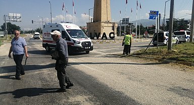 Isparta'da ticari araç ile otomobil çarpıştı: 1 yaralı