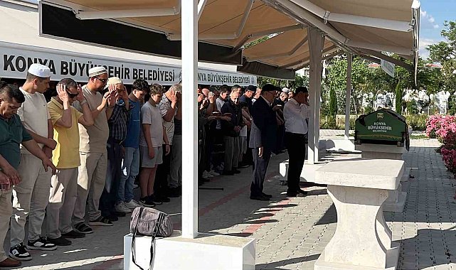 Isparta'daki kazada hayatını kaybeden Meryem Dinç ve Gülperi Ertürk son yolculuklarına uğurlandı