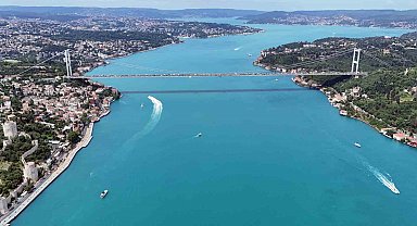 İstanbul Boğazı'nın turkuaz görünümü tabloya dönüştü