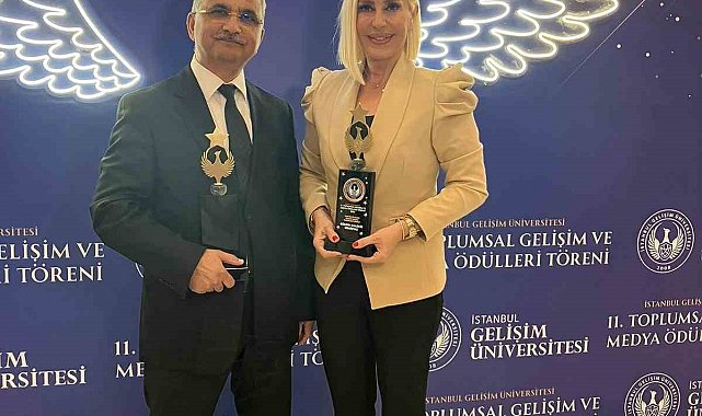 İstanbul Gelişim Üniversitesi 11. Toplumsal Gelişim ve Medya Ödülleri sahiplerini buldu