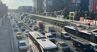 İstanbul'da bayram tatili sonrası sabah saatlerinde trafik yoğunluğu oluştu