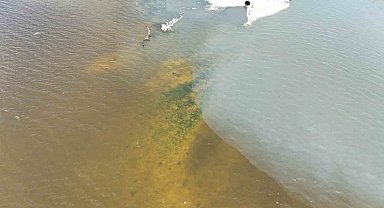 İstanbul'da lağıma dönen göl ve masmavi deniz aynı karede