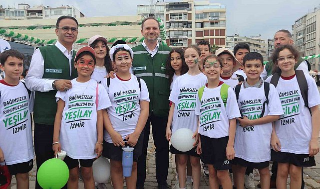 İzmir'de öğrenciler Yeşilay Bağımsızlık Festivali'nde buluştu