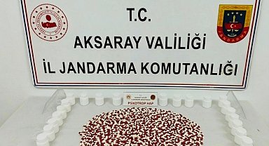 İzmir'den Aksaray'a uyuşturucu sevkiyatına jandarma darbesi: 3 tutuklama
