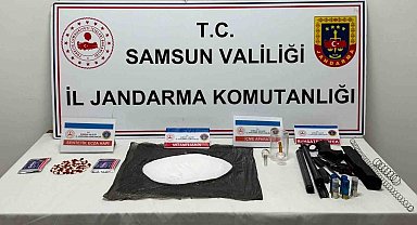 Jandarma 1 kilo 109 gram metamfetamin ele geçirdi
