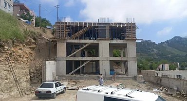 Kahramanmaraş'ta inşaattan düşen işçi ağır yaralandı