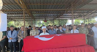 Kalp krizi geçirerek vefat eden uzman çavuş son yolculuğuna uğurlandı