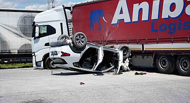 Kapıkule yolunda SUV araç ile tır çarpıştı: 2'si ağır 3 yaralı