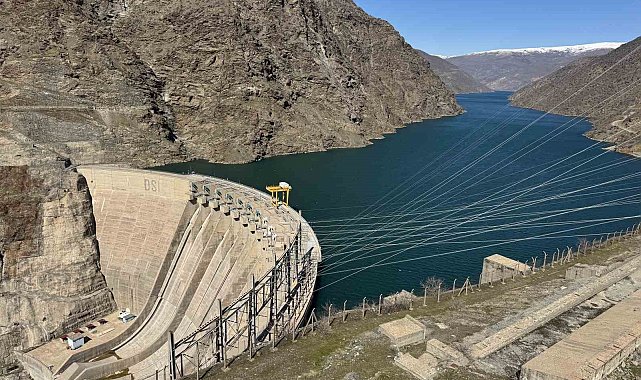 Karakaya Barajı'nda su tahliyesi tamamlandı