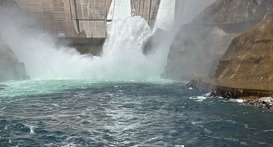 Karakaya Barajında su tahliyesi devam ediyor