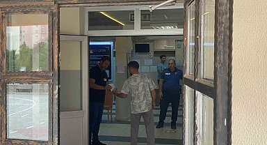 Karaman'da AYT heyecanı: 3'üncü üniversite için yarışan da vardı, kapıdan dönen de