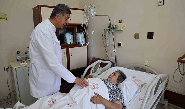 Karnından 40 kilogram kitle çıkarıldı