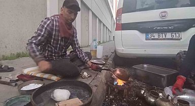 Kars sokaklarında alın teriyle geçim: Karı-koca kalaycılık yaparak ekmeklerini kazanıyor