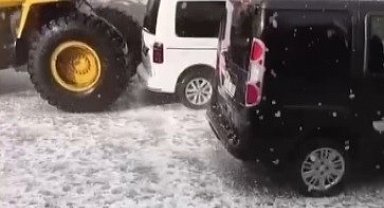 Kars'ta fındık büyüklüğünde dolu yağdı: Akyaka ve Arpaçay beyaza büründü