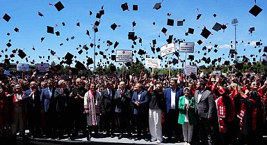 Kastamonu Üniversitesi'nde 4 binden fazla öğrenci mezuniyet coşkusu yaşadı