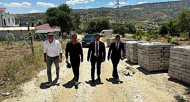 Kaymakam Aslan, deprem konutlarında incelemelerde bulundu