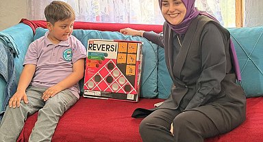 Kaymakam Odabaşı'dan 'Çay Saati' konseptiyle öğrencilere ev ziyareti