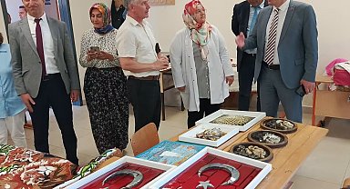 Kaymakam Türker Halk Eğitimi Merkezi kursiyerleriyle bir araya geldi