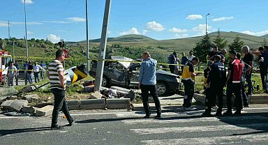 Kayseri'de feci kaza: 2 ölü, 4 yaralı