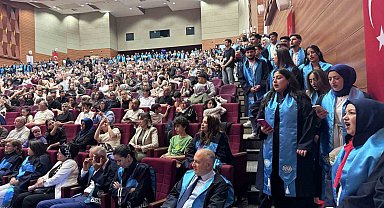 KAYÜ'de 'sadakat yeminli' mezuniyet