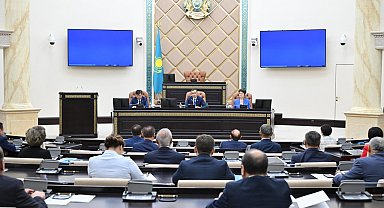 Kazakistan parlamentosu son oturumunu gerçekleştirdi