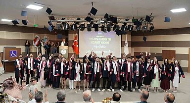 KBÜ'de mezuniyet coşkusu sürüyor: Orman mühendisleri, sosyal bilimciler ve diş hekimleri diplomalarını aldı