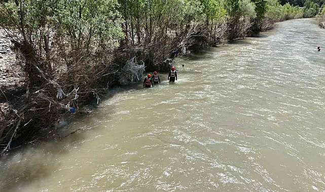 Kelkit Çayı'nda kaybolan kız 24 gündür aranıyor