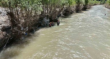 Kelkit Çayı'nda kaybolan kız 24 gündür aranıyor