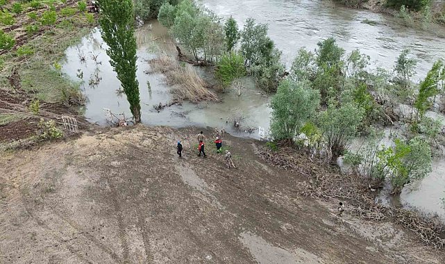Kelkit Çayı'nda kaybolan kız 31 gündür aranıyor