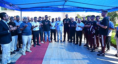 Kepez'in pehlivanları dualarla Tarihi Kırkpınar'a uğurlandı