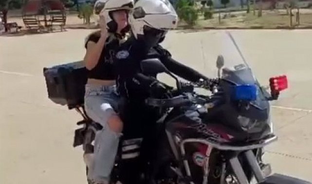 Keşan'da motosikletli polis timleri sınava geç kalan öğrencilerin imdadına yetişti