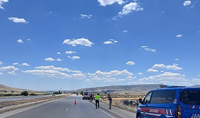 Kilis'te feci kaza: Otomobil şarampole devrildi, 2 yaralı
